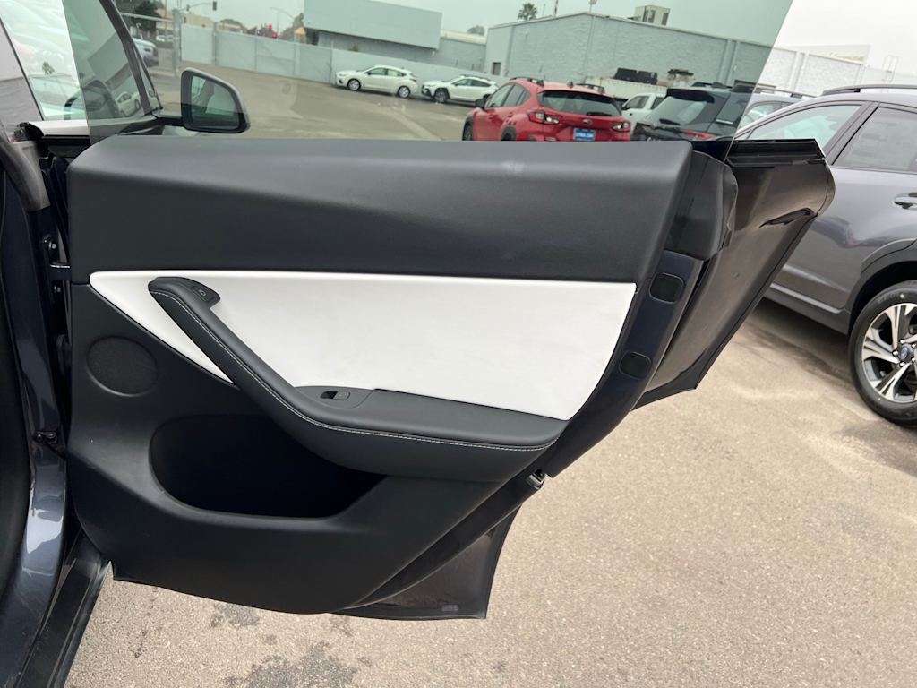 Thumbnail: 2022 Tesla Model Y - 29