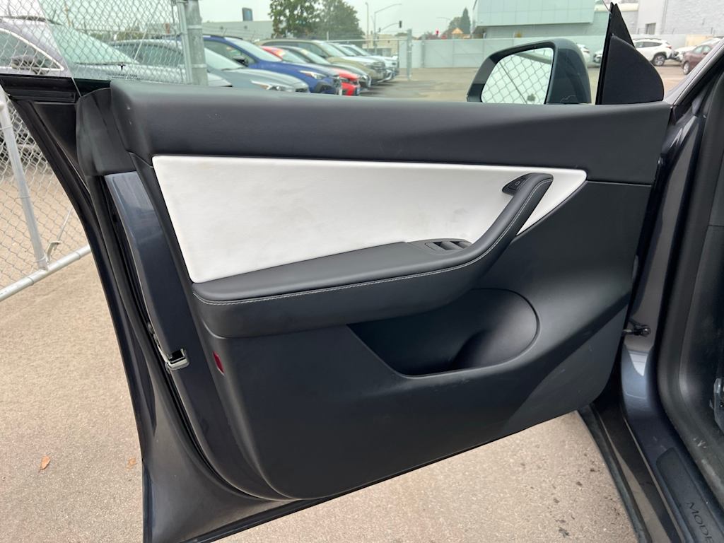 Thumbnail: 2022 Tesla Model Y - 22