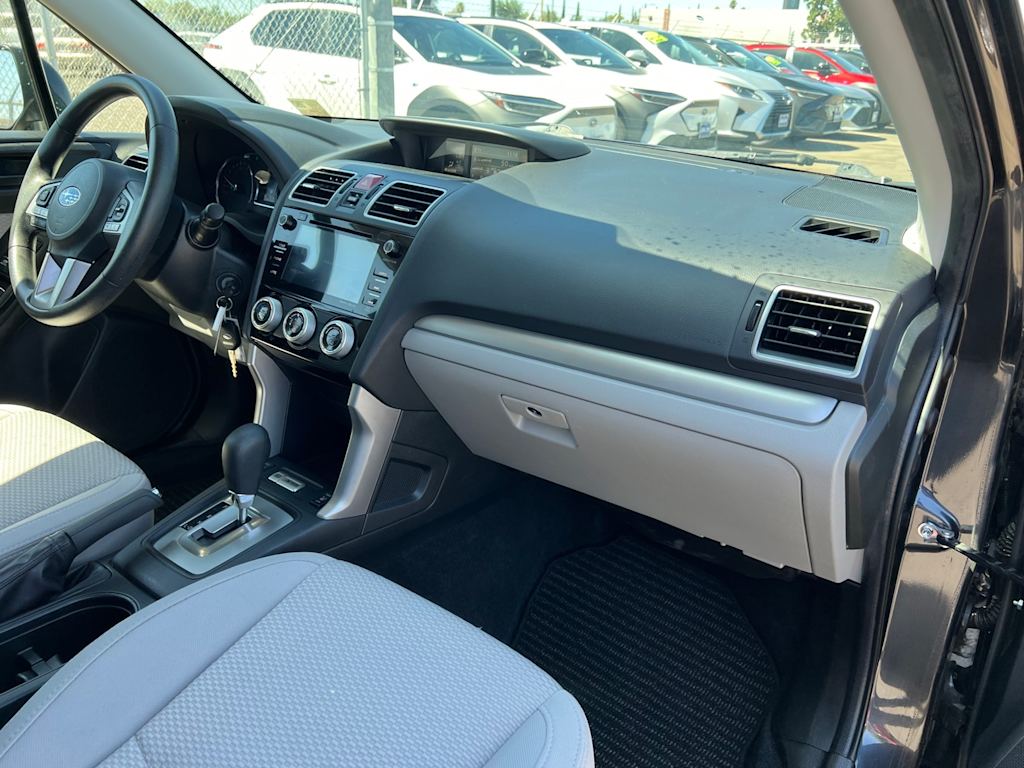 Thumbnail: 2017 Subaru Forester - 9