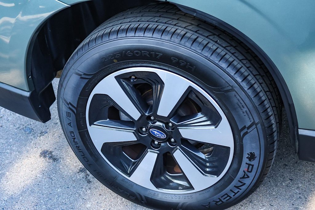 2017 Subaru Forester Limited 27