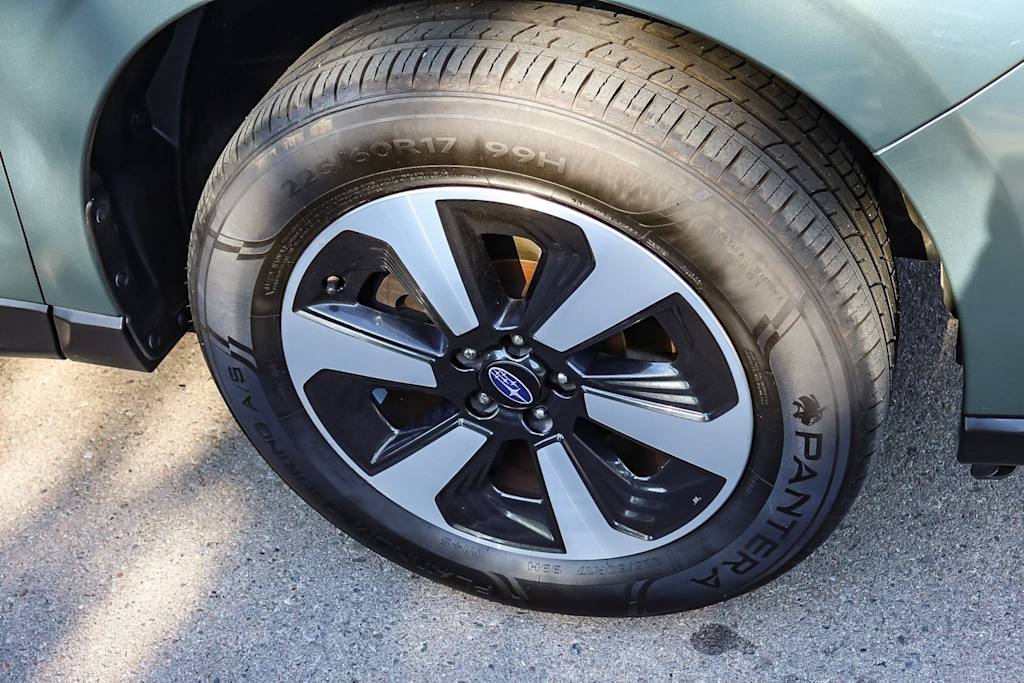2017 Subaru Forester Limited 26