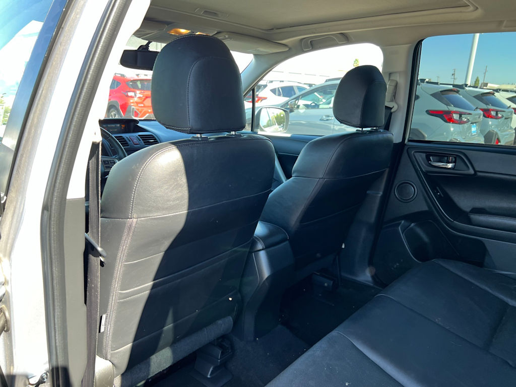 Thumbnail: 2015 Subaru Forester - 12