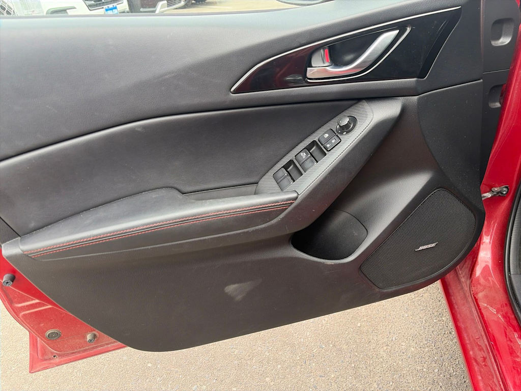 Thumbnail: 2015 Mazda Mazda3 - 32