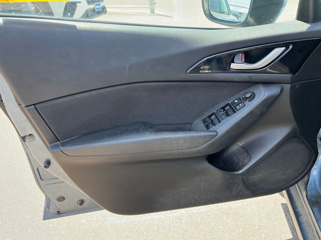 Thumbnail: 2016 Mazda Mazda3 - 22