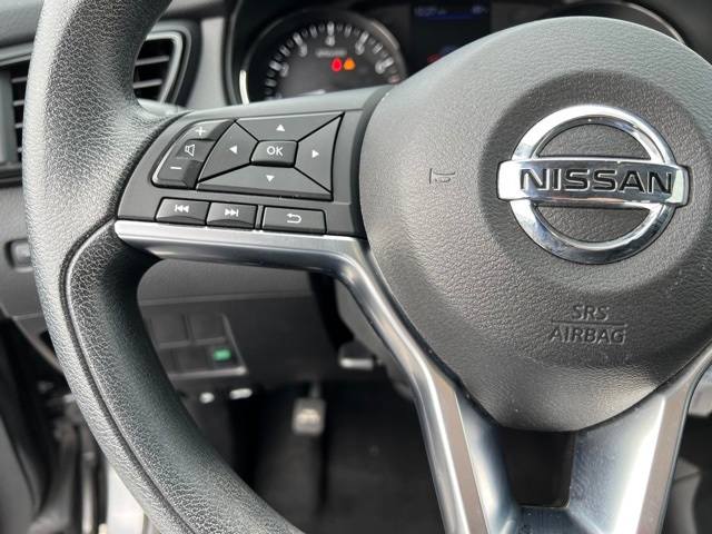 2019 Nissan Rogue Sport S 38