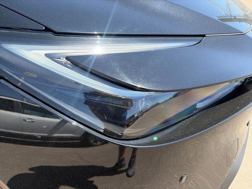 Thumbnail: 2023 Toyota Prius - 16