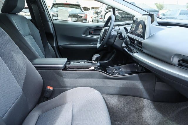 2024 Toyota Prius Limited 10