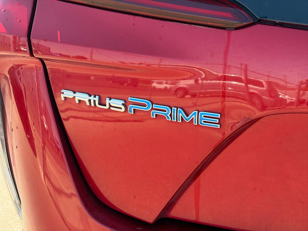 Thumbnail: 2017 Toyota Prius Prime - 23