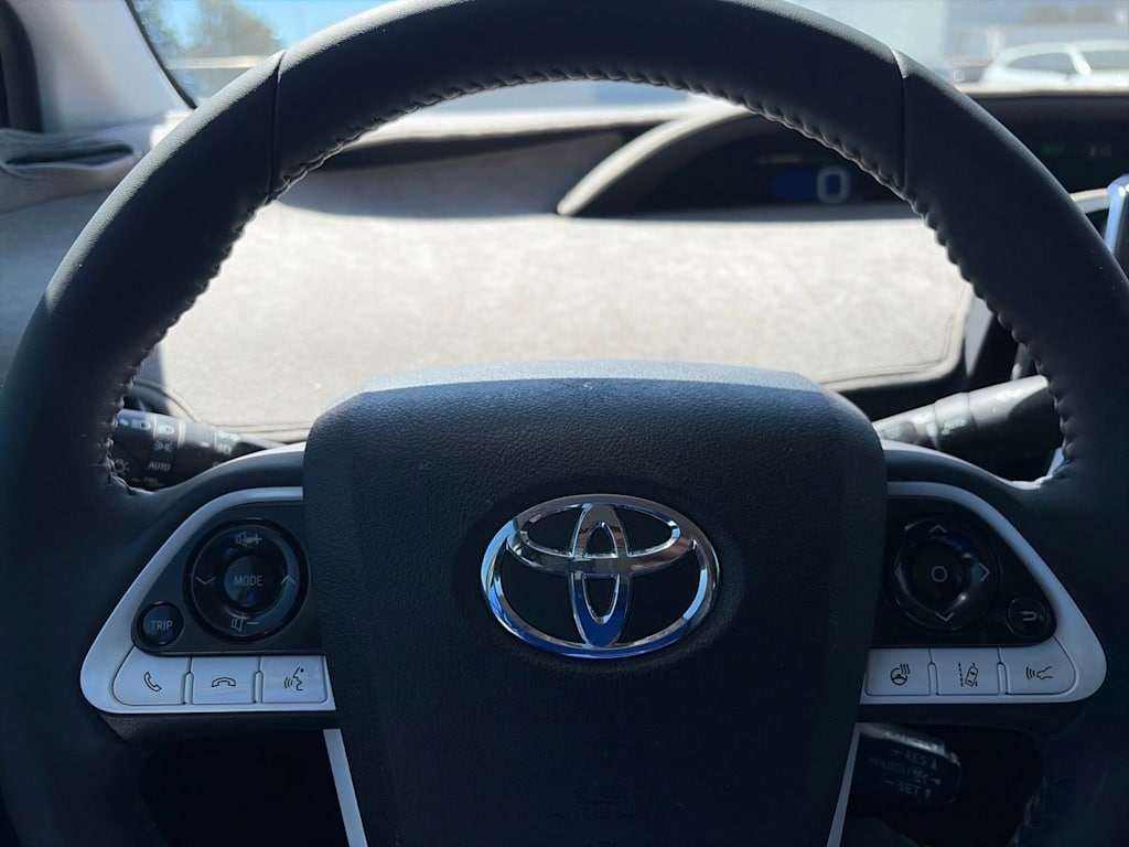 Thumbnail: 2017 Toyota Prius Prime - 31