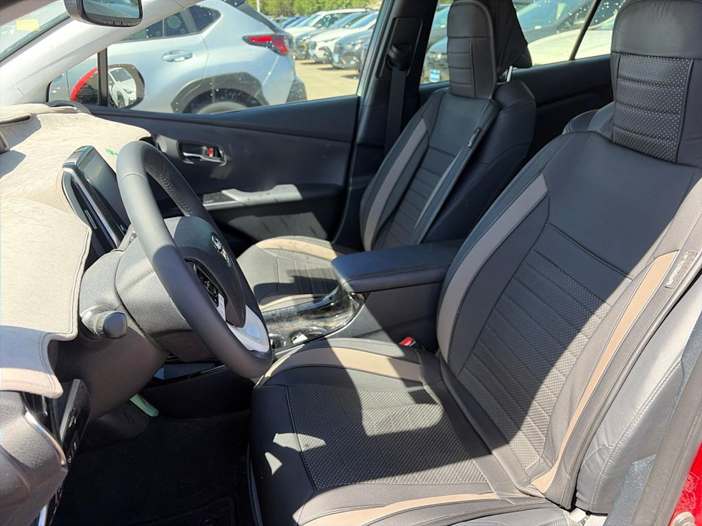 Thumbnail: 2017 Toyota Prius Prime - 8