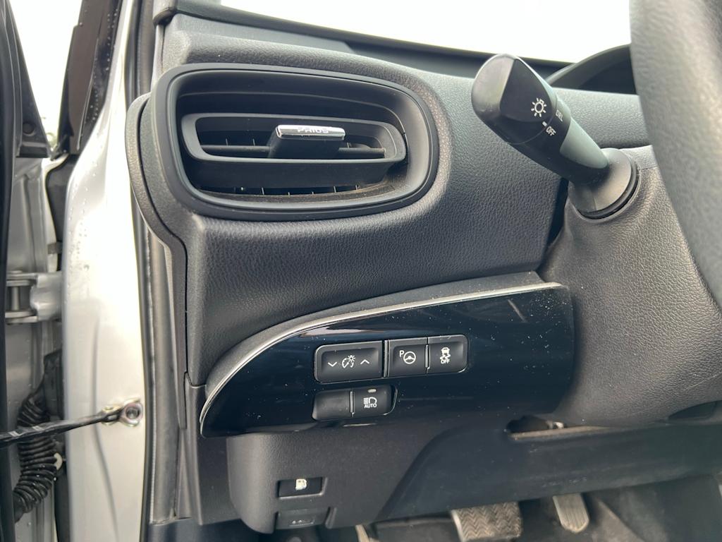 Thumbnail: 2018 Toyota Prius - 15