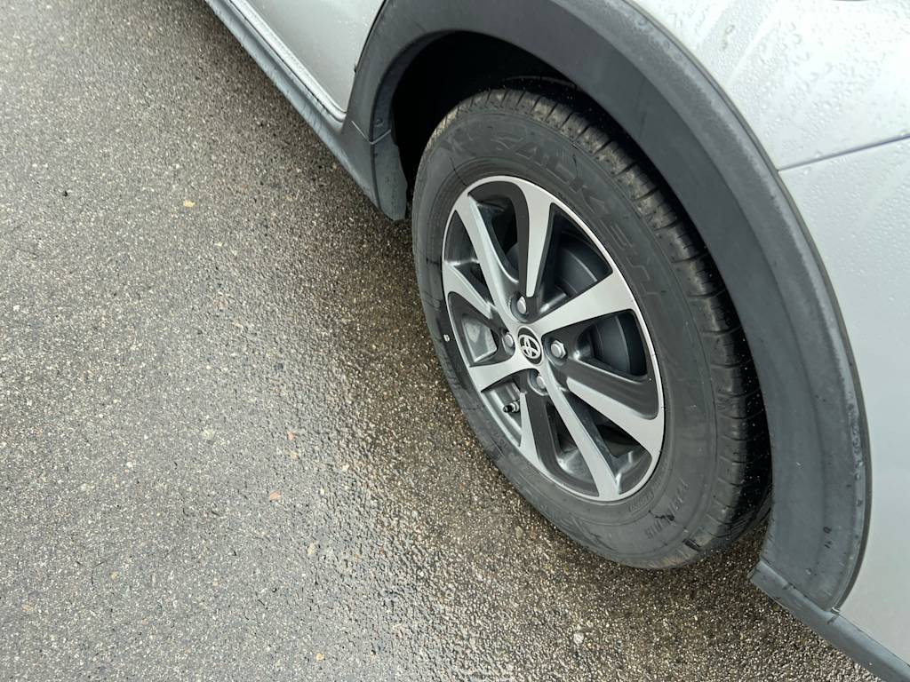 Thumbnail: 2018 Toyota Prius c - 24