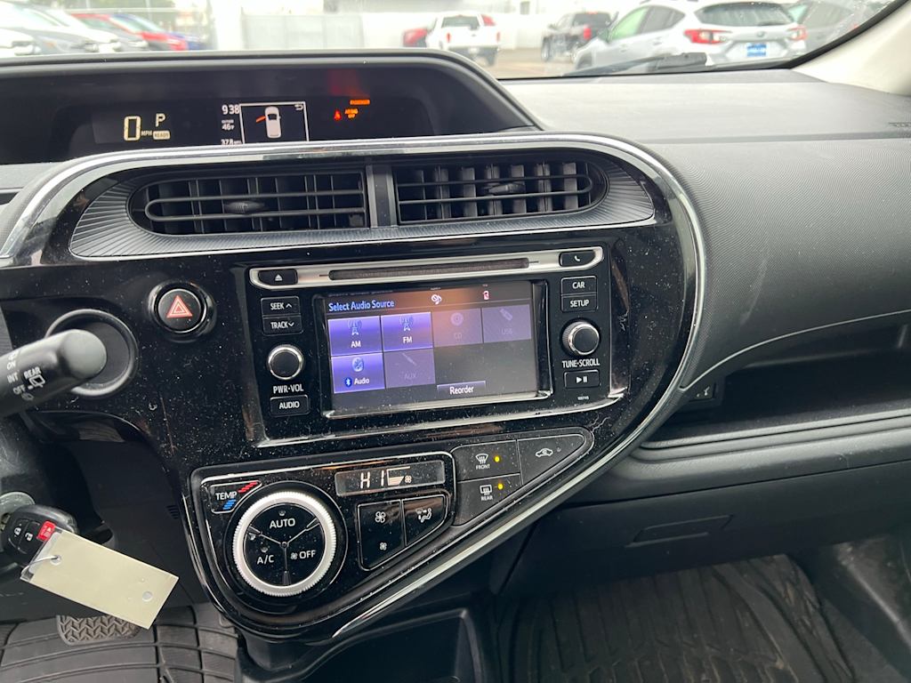 Thumbnail: 2018 Toyota Prius c - 14