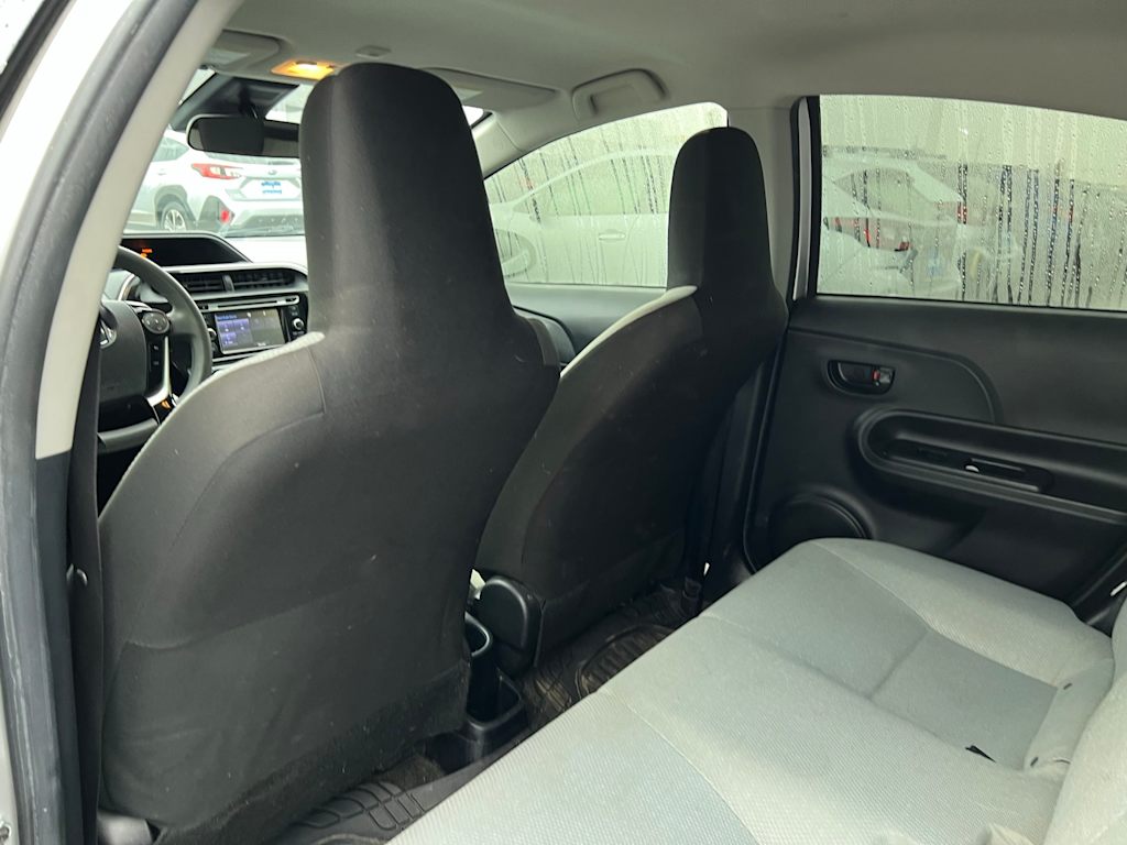 Thumbnail: 2018 Toyota Prius c - 12