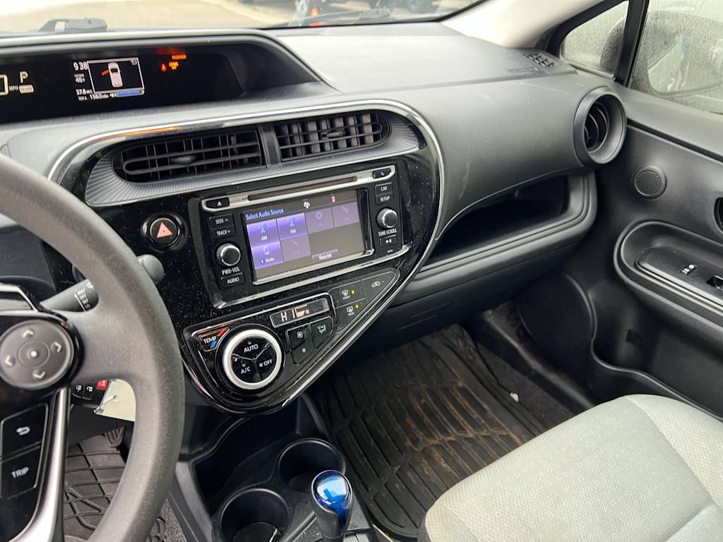 Thumbnail: 2018 Toyota Prius c - 34