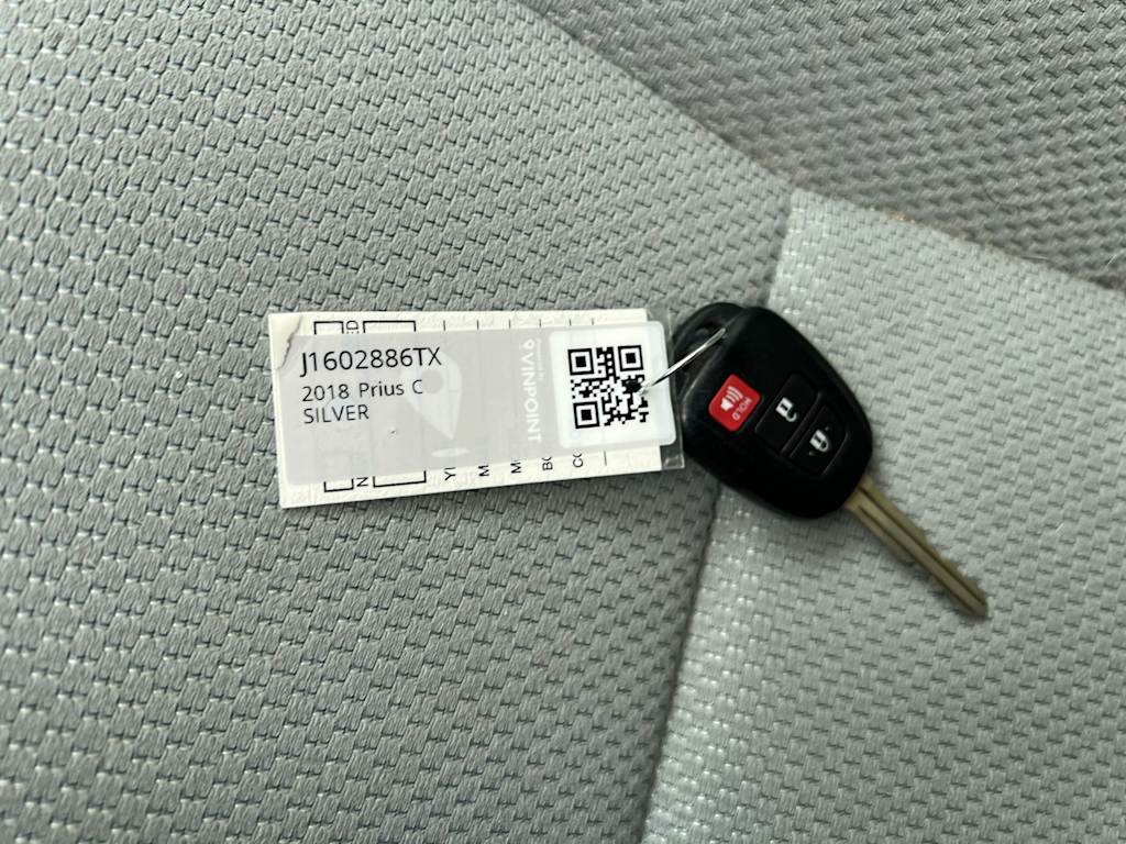 Thumbnail: 2018 Toyota Prius c - 16