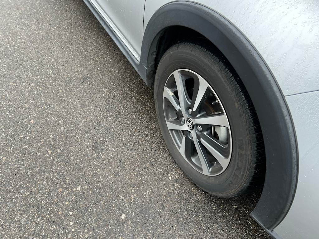 Thumbnail: 2018 Toyota Prius c - 31