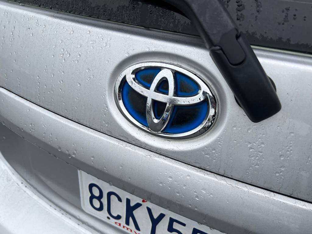 Thumbnail: 2018 Toyota Prius c - 18