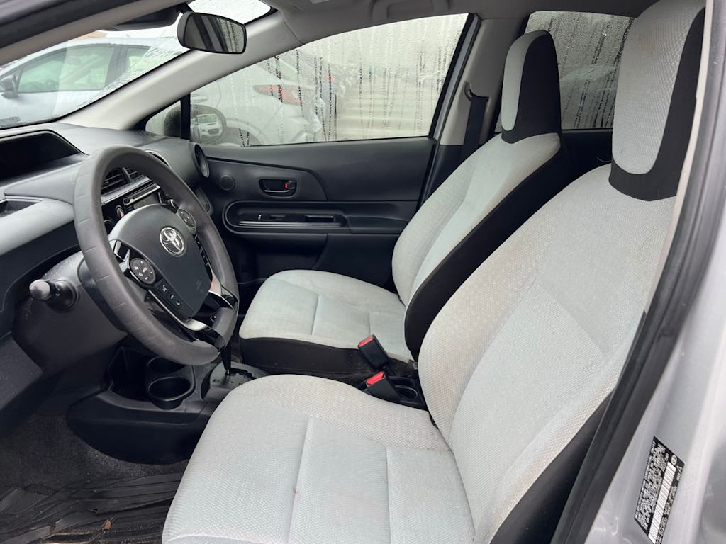 Thumbnail: 2018 Toyota Prius c - 10