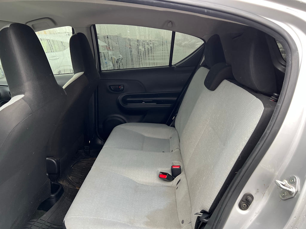 Thumbnail: 2018 Toyota Prius c - 25