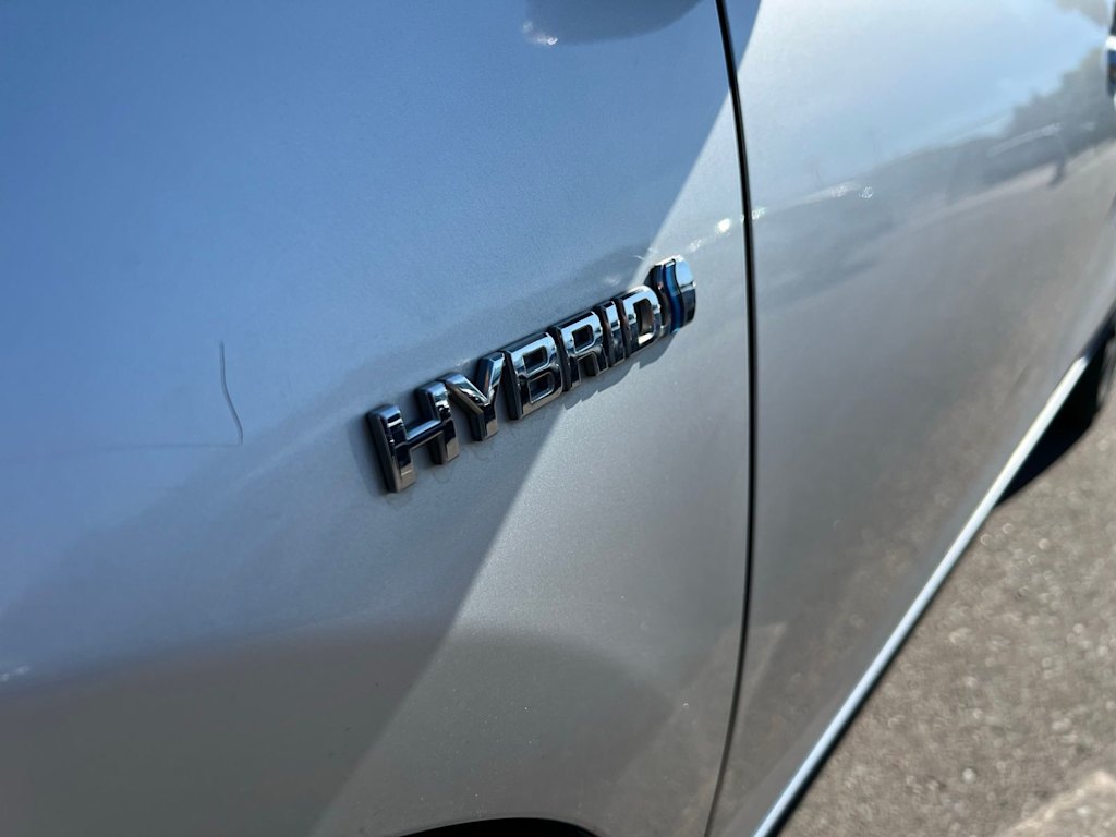 Thumbnail: 2012 Toyota Prius c - 14