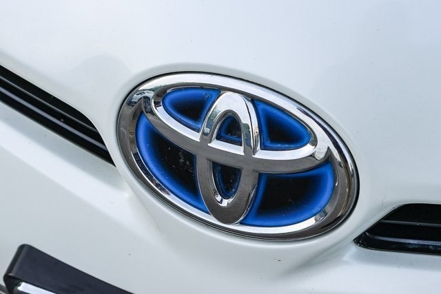 2014 Toyota Prius Plug-in 24