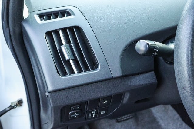 2014 Toyota Prius Plug-in 38