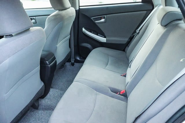 2014 Toyota Prius Plug-in 33