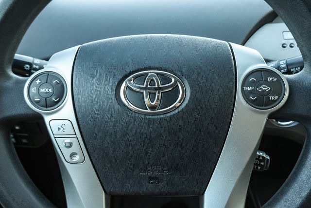 2014 Toyota Prius Plug-in 41
