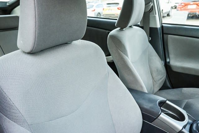 2014 Toyota Prius Plug-in 10