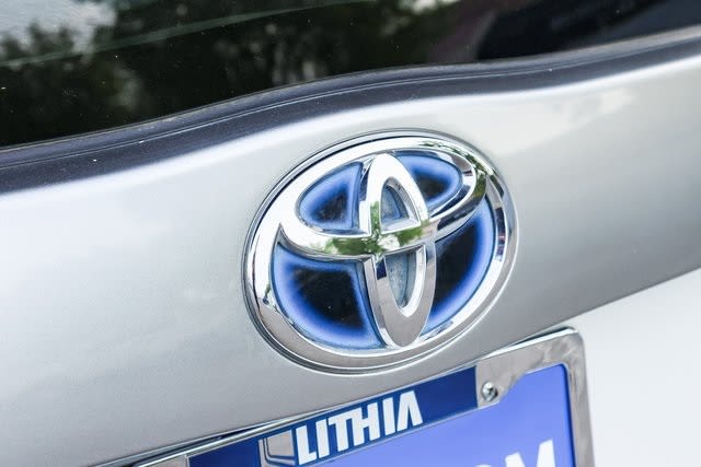 2014 Toyota Prius Plug-in 6