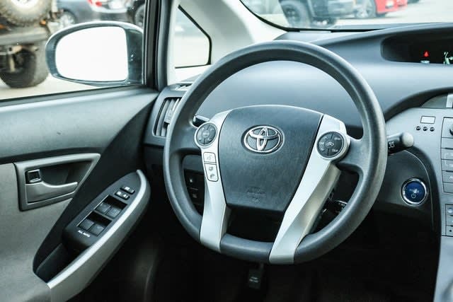 2014 Toyota Prius Plug-in 14