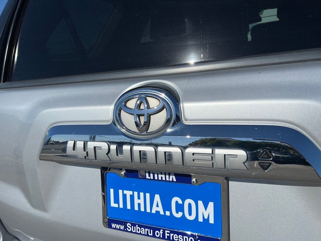Thumbnail: 2016 Toyota 4Runner - 24