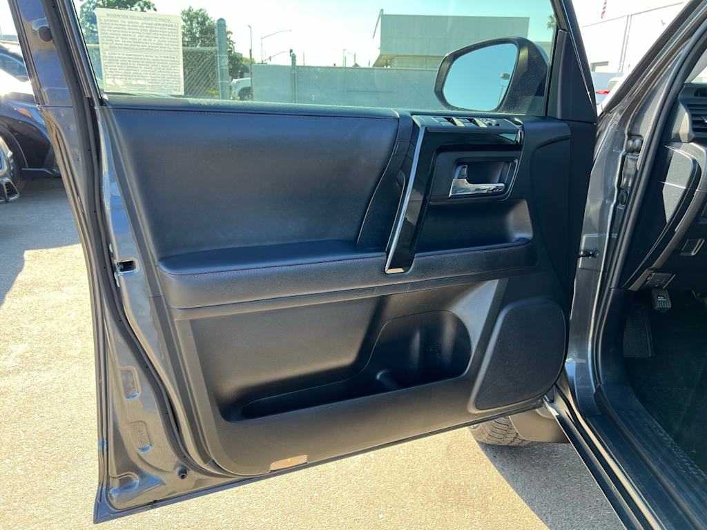 Thumbnail: 2021 Toyota 4Runner - 24