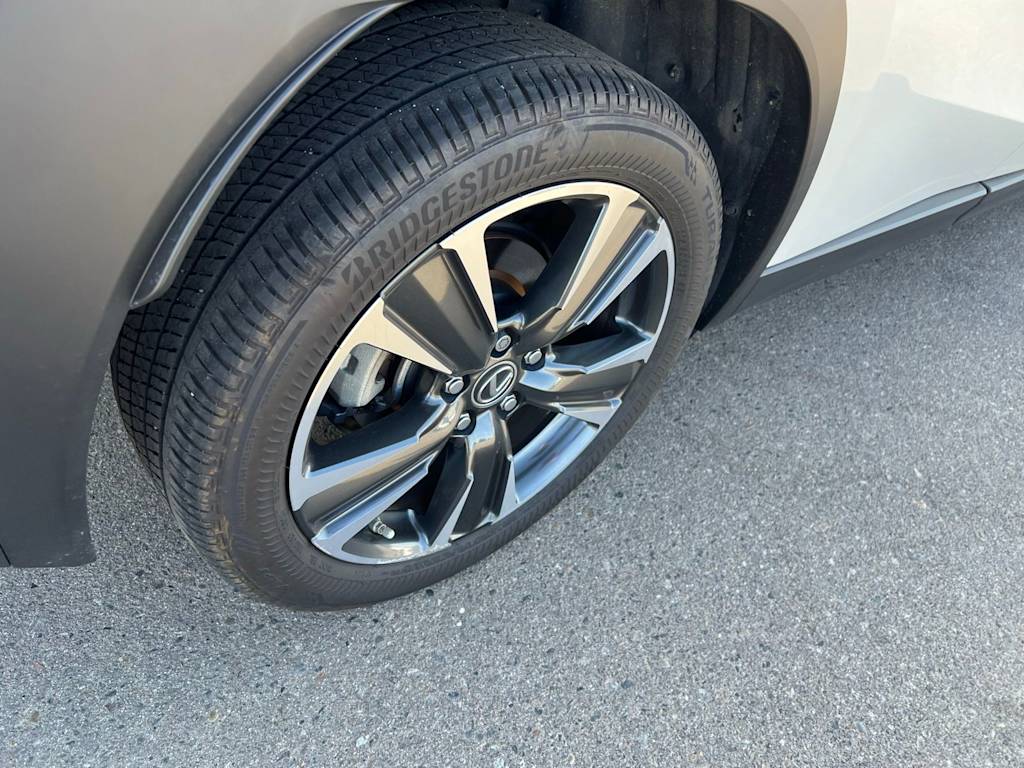 Thumbnail: 2023 Lexus UX - 27