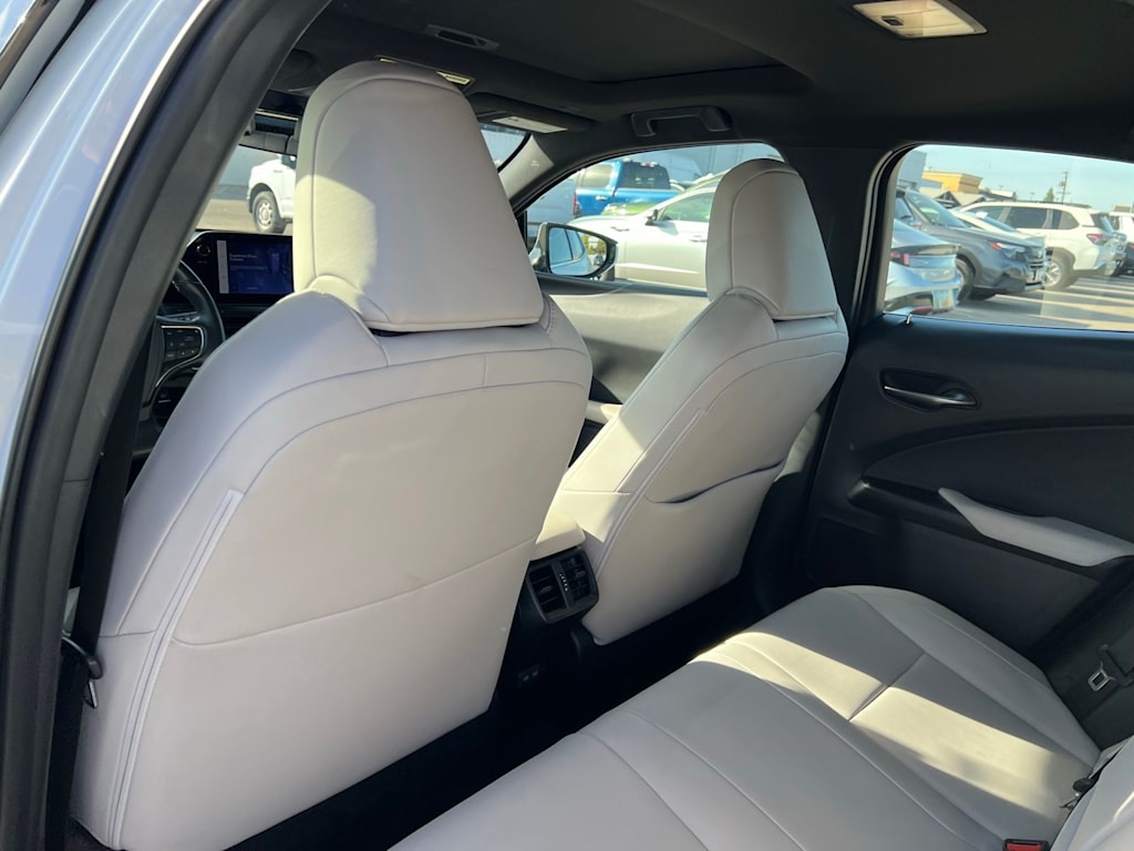 Thumbnail: 2023 Lexus UX - 12