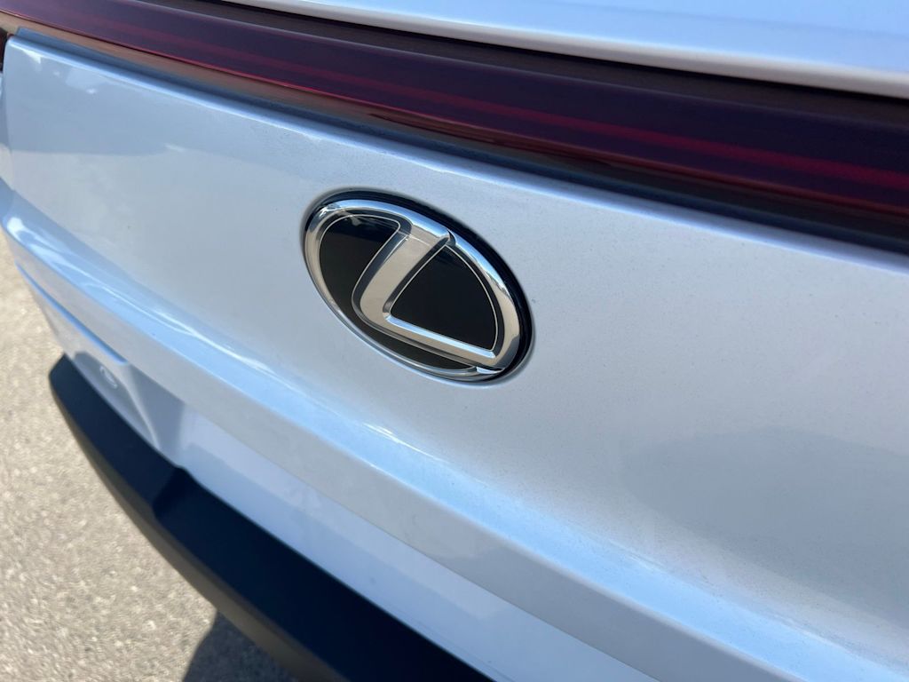 Thumbnail: 2023 Lexus UX - 7