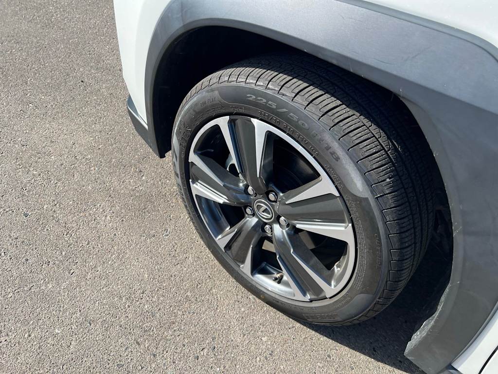 Thumbnail: 2023 Lexus UX - 8