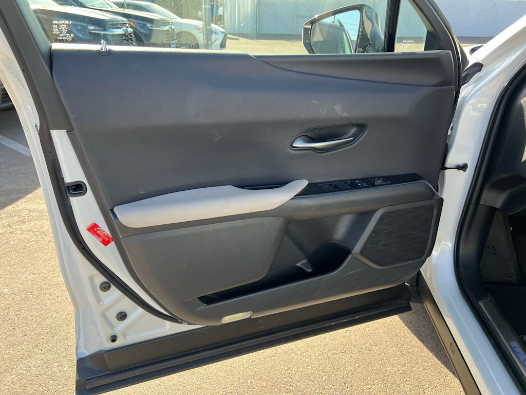 Thumbnail: 2023 Lexus UX - 23