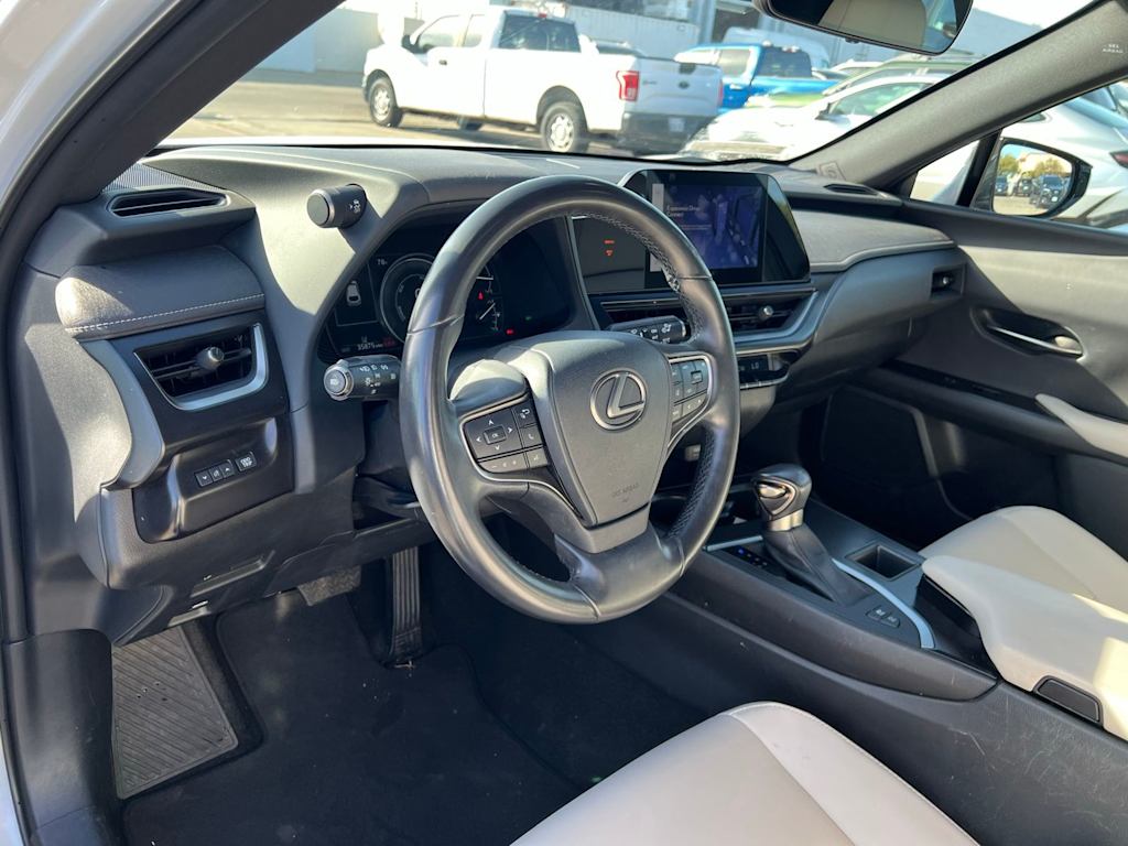 Thumbnail: 2023 Lexus UX - 2