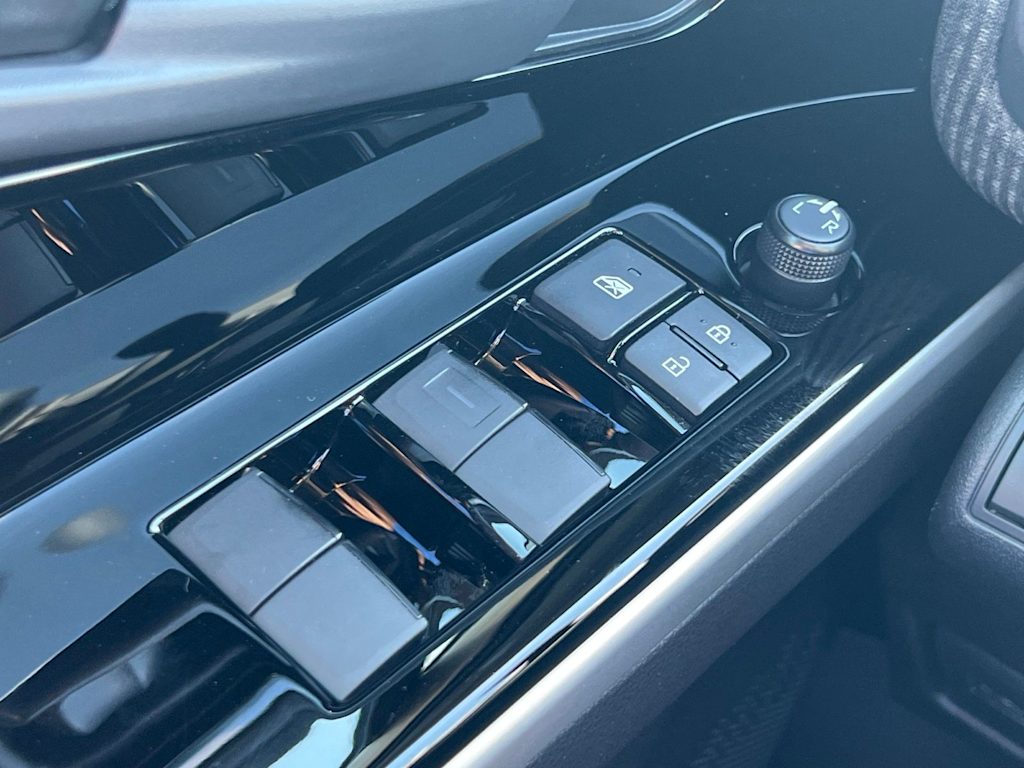 Thumbnail: 2025 Subaru Solterra - 33