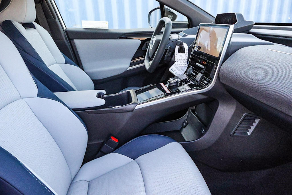 Thumbnail: 2025 Subaru Solterra - 10