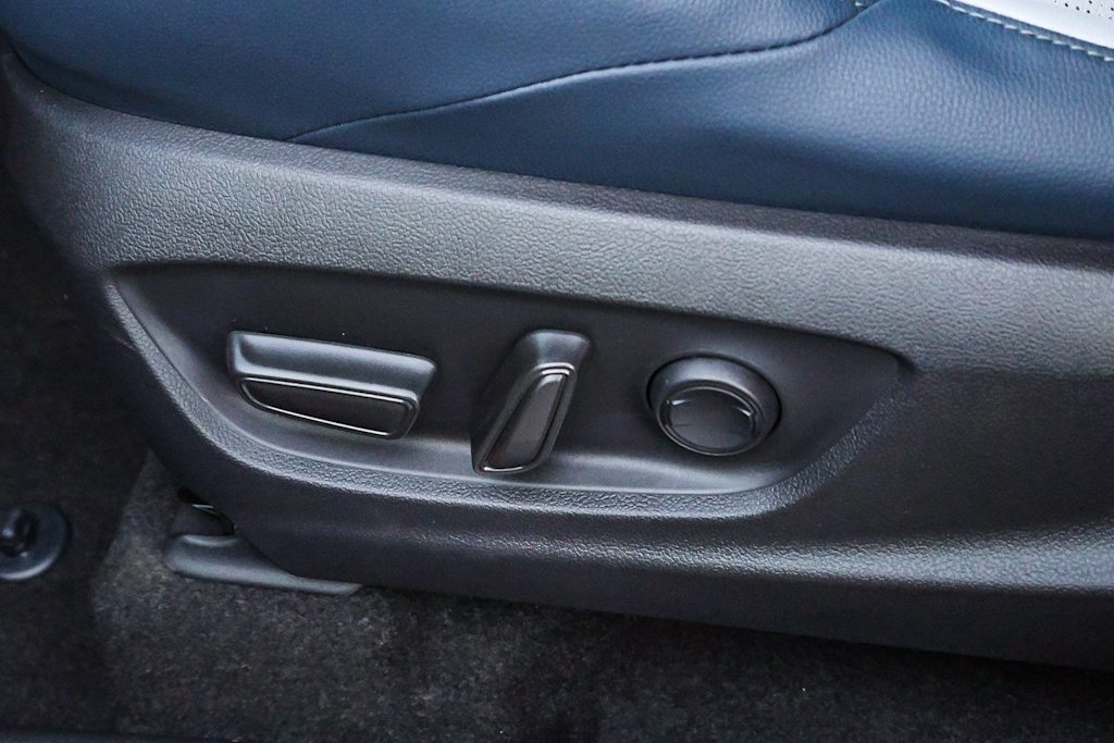 Thumbnail: 2025 Subaru Solterra - 22