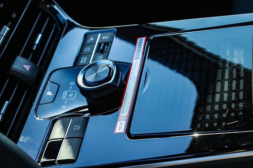 Thumbnail: 2025 Subaru Solterra - 13