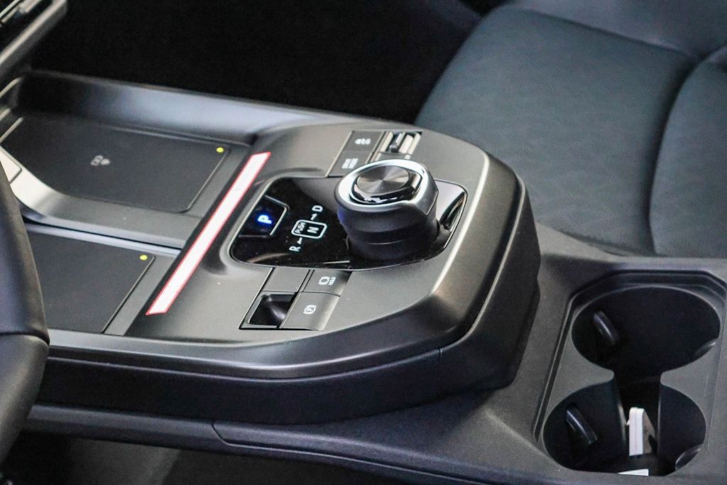 Thumbnail: 2026 Subaru Solterra - 3