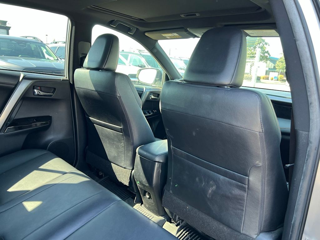 Thumbnail: 2017 Toyota RAV4 - 28