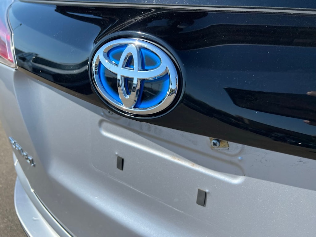 Thumbnail: 2017 Toyota RAV4 - 18