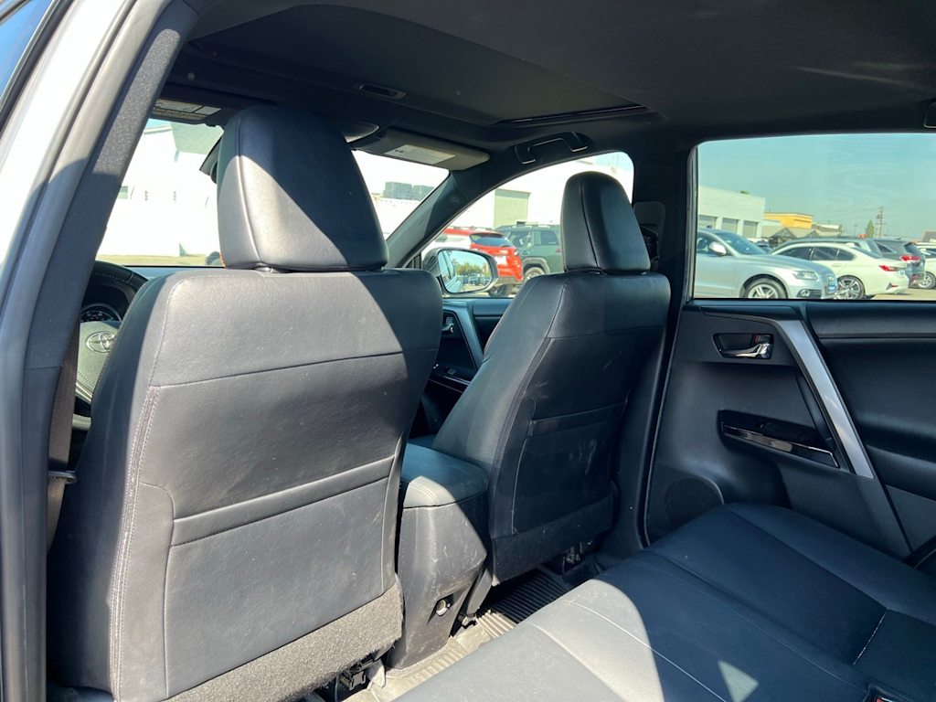 Thumbnail: 2017 Toyota RAV4 - 12