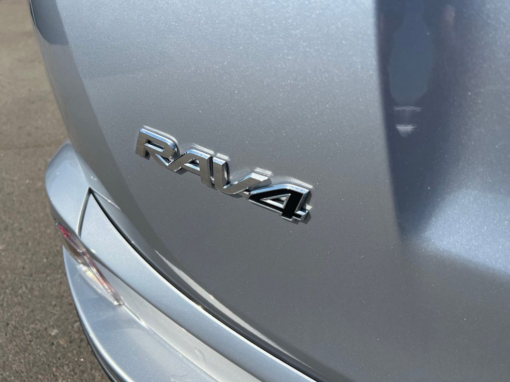 Thumbnail: 2017 Toyota RAV4 - 7