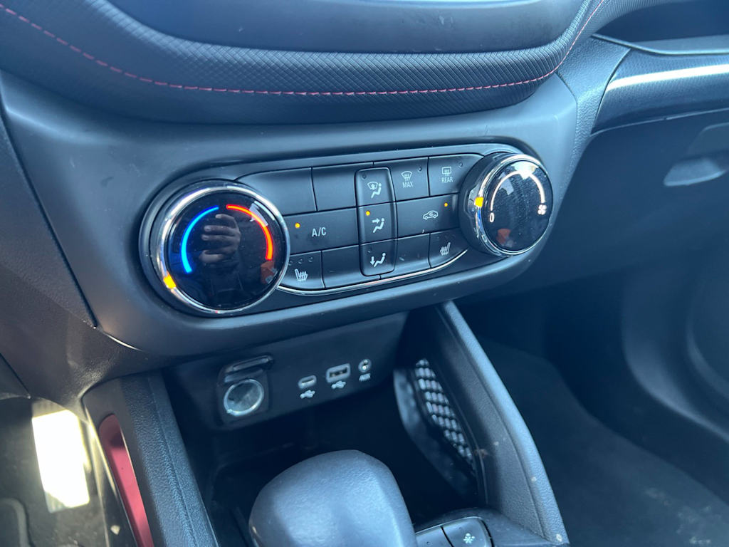 Thumbnail: 2022 Chevrolet TrailBlazer - 32